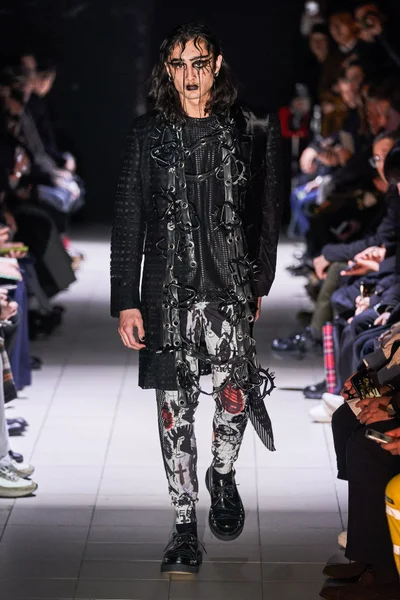 Look 10